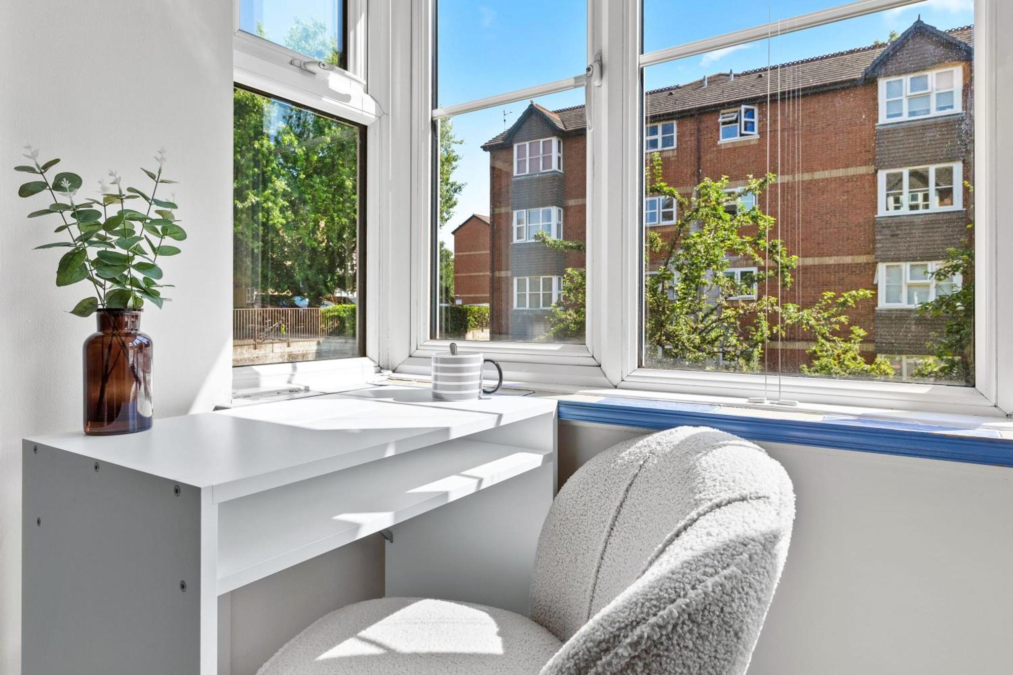 Beautiful 1 Bed Close To Amenities London