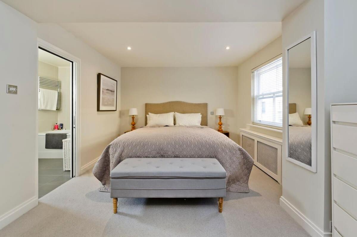 Sweet Marble Arch 2 Bedroom Mews House Holiday home *