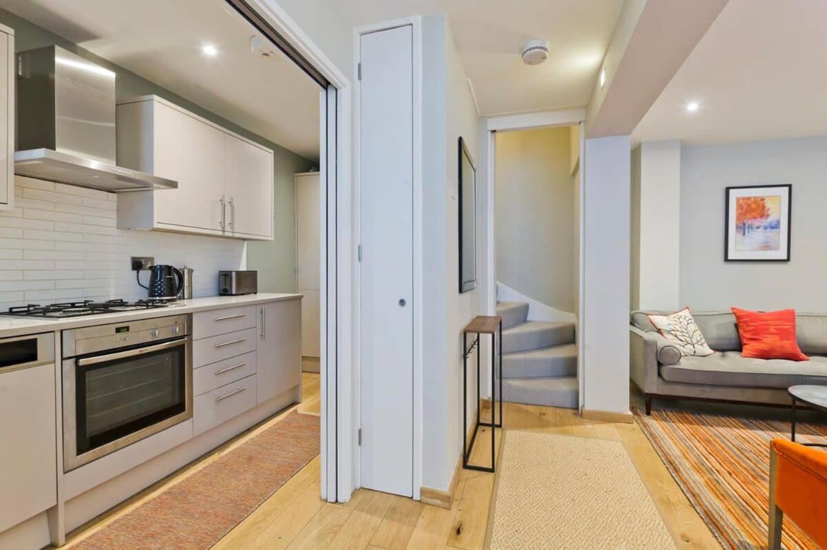 Sweet Marble Arch 2 Bedroom Mews House Holiday home *