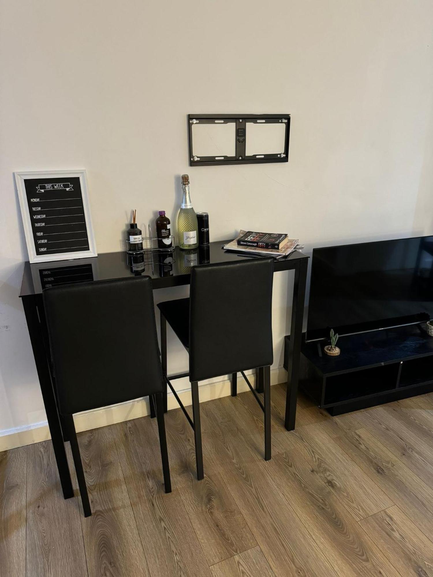 Cozy Two Bedroom Sleeps 6 Near Camden Market Hw10 Apartment London
