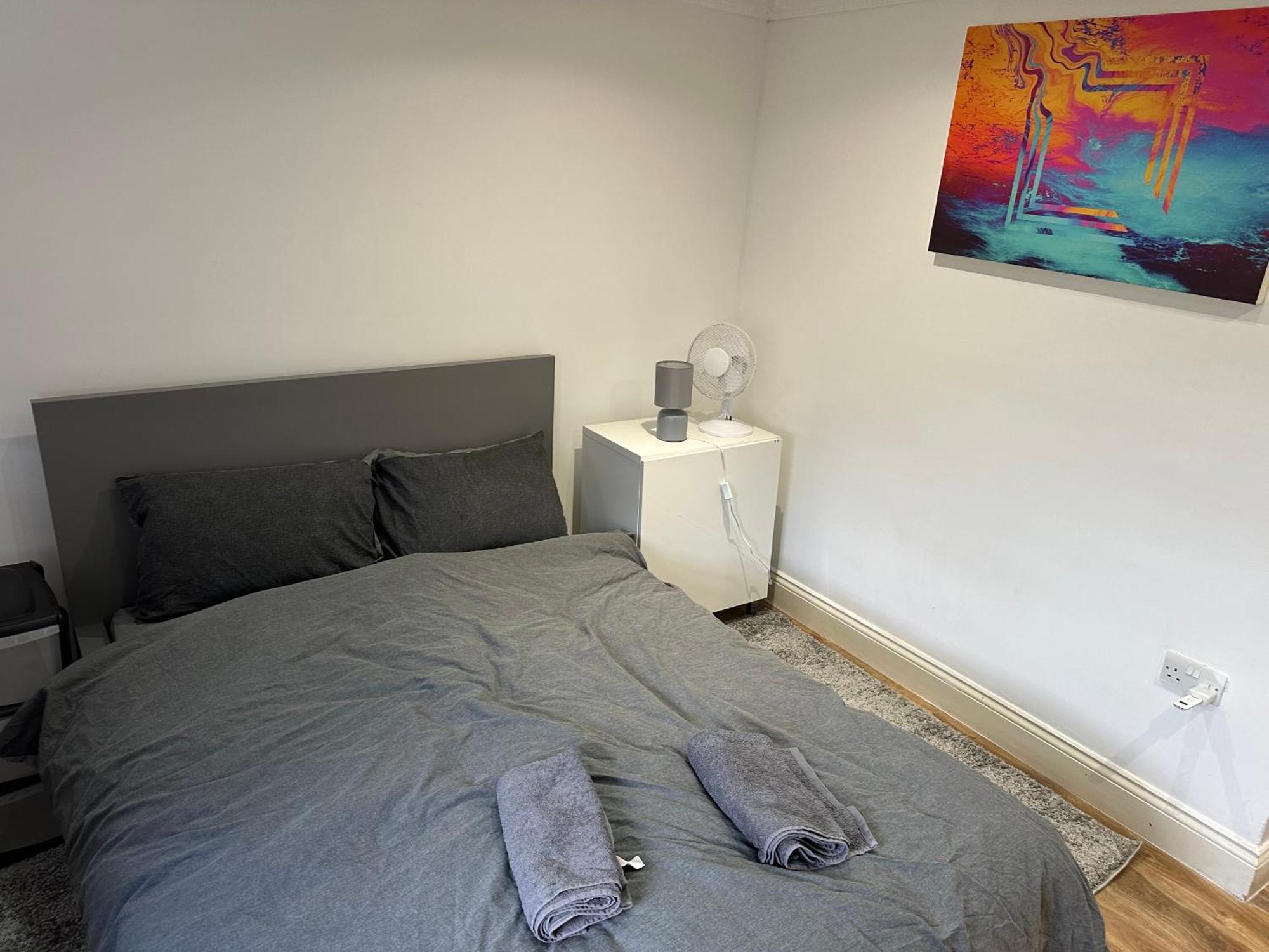 1 Bedroom S8 London