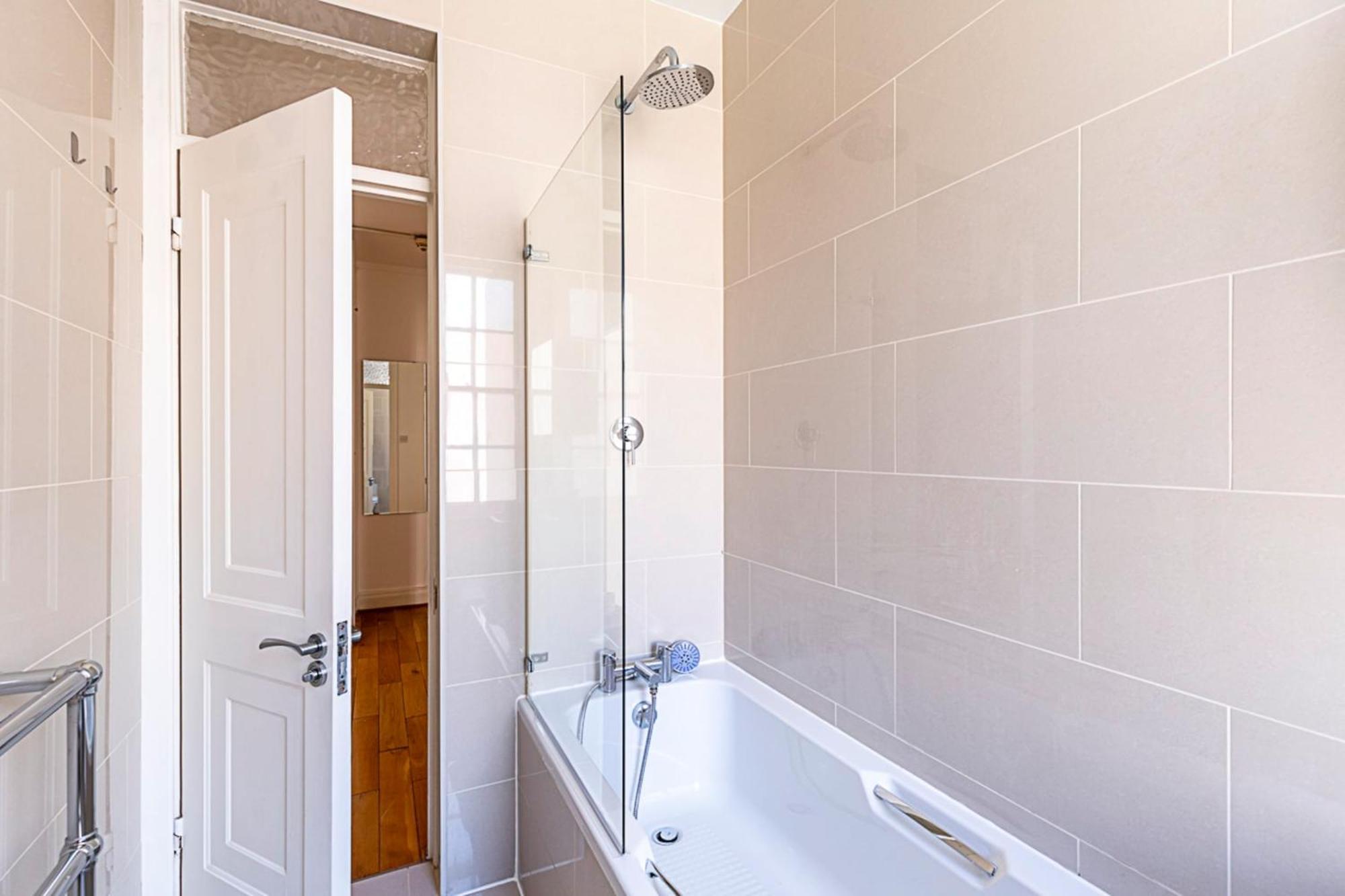 Modern 2 Bedroom Flat Near Queensway Apartment *