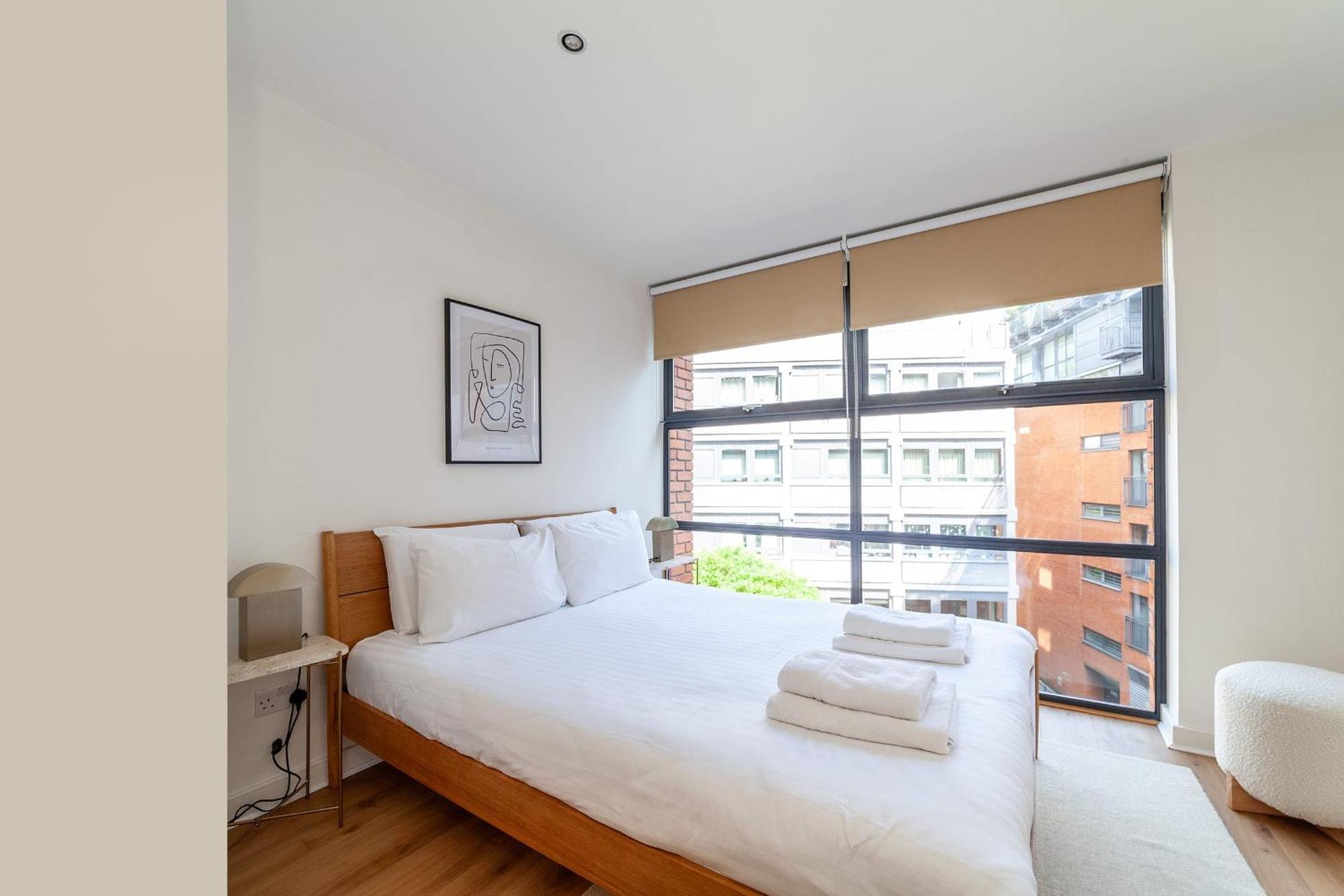 A Stylish Newly Refurbished Flat With Access
