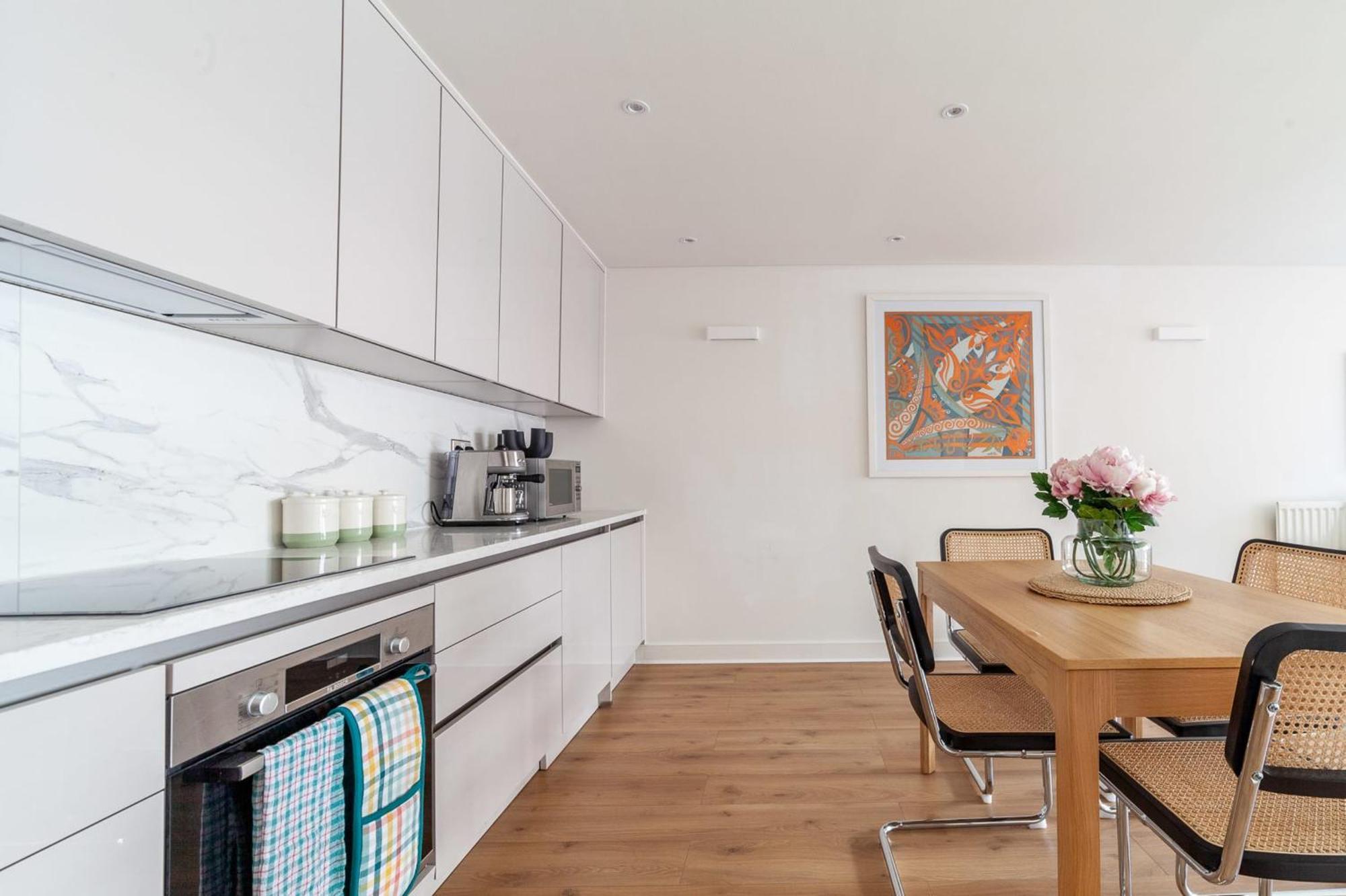 Apartment A Stylish Newly Refurbished Flat With Access