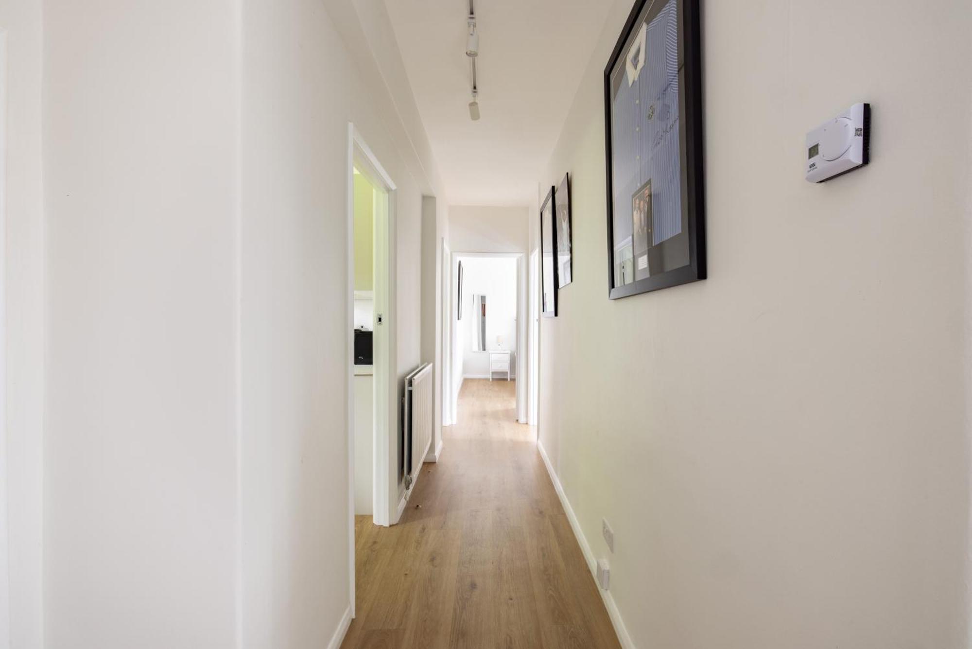 Penthousestays Wimbledon - Chic 2 Bedroom King Bed With Balcony - 2 Mins From Wimbledon Tennis Club And Museum - Aeltc Apartment *