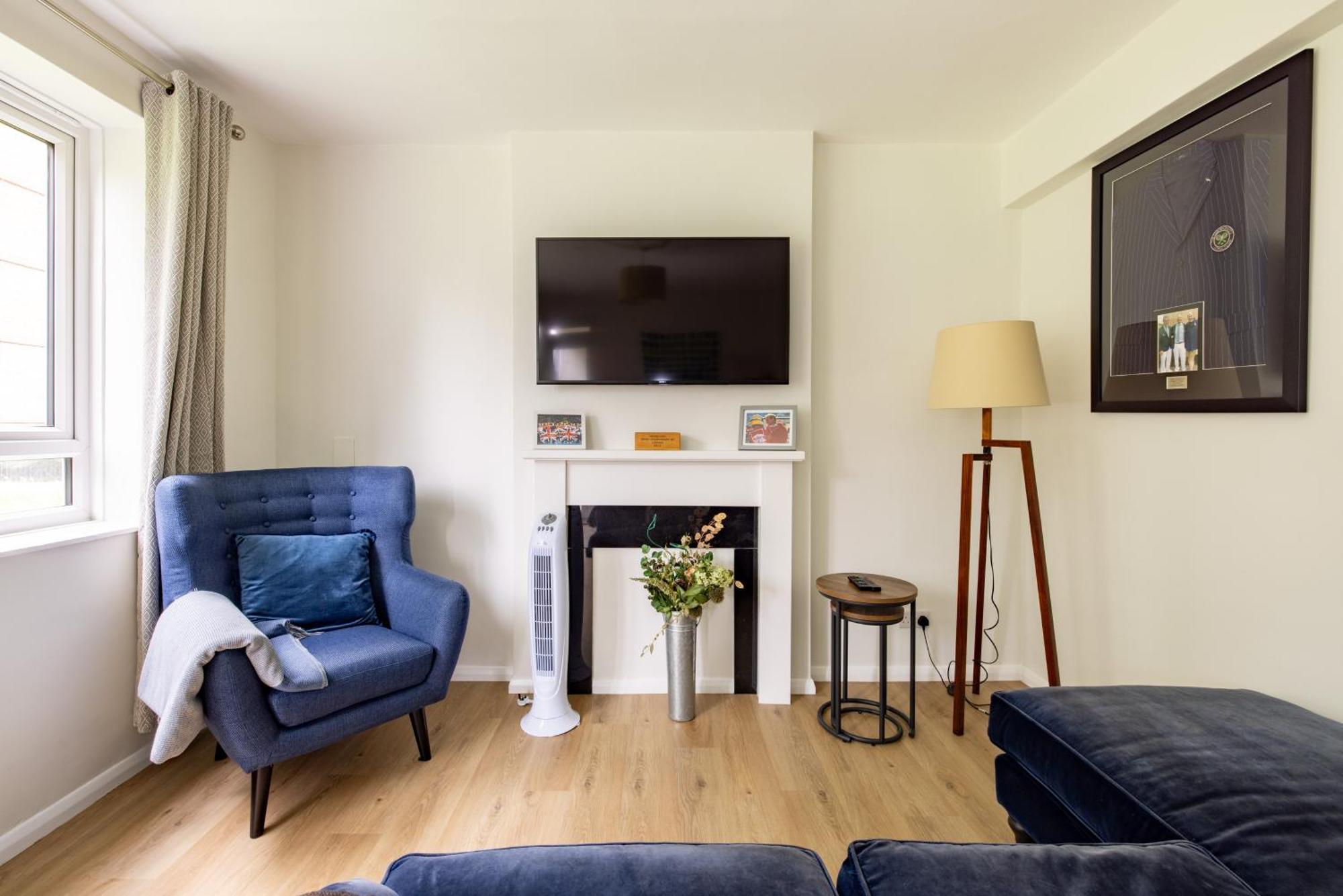 Penthousestays Wimbledon - Chic 2 Bedroom King Bed With Balcony - 2 Mins From Wimbledon Tennis Club And Museum - Aeltc Apartment