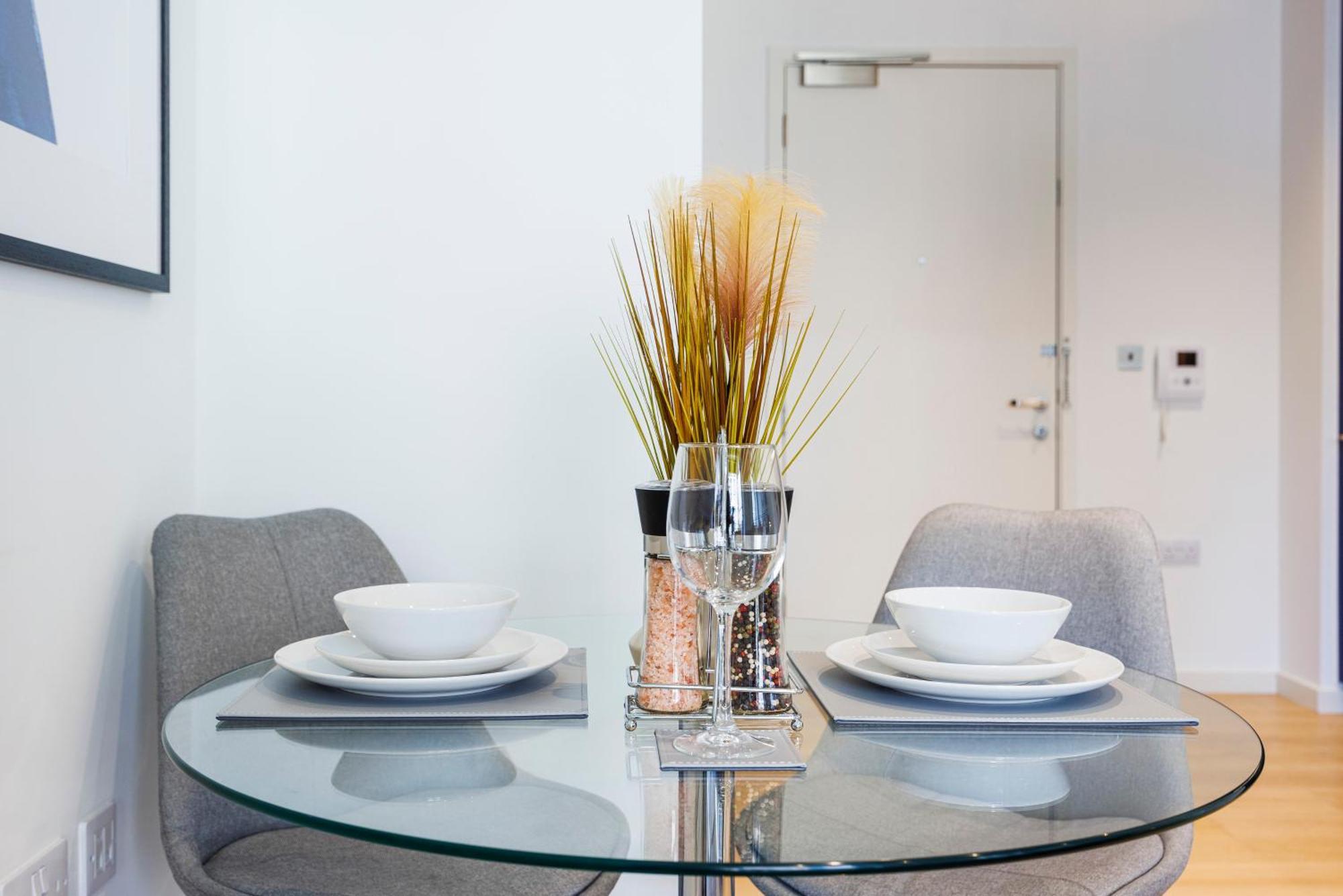 Luxury Apartment-business-relocation-canary Wharf