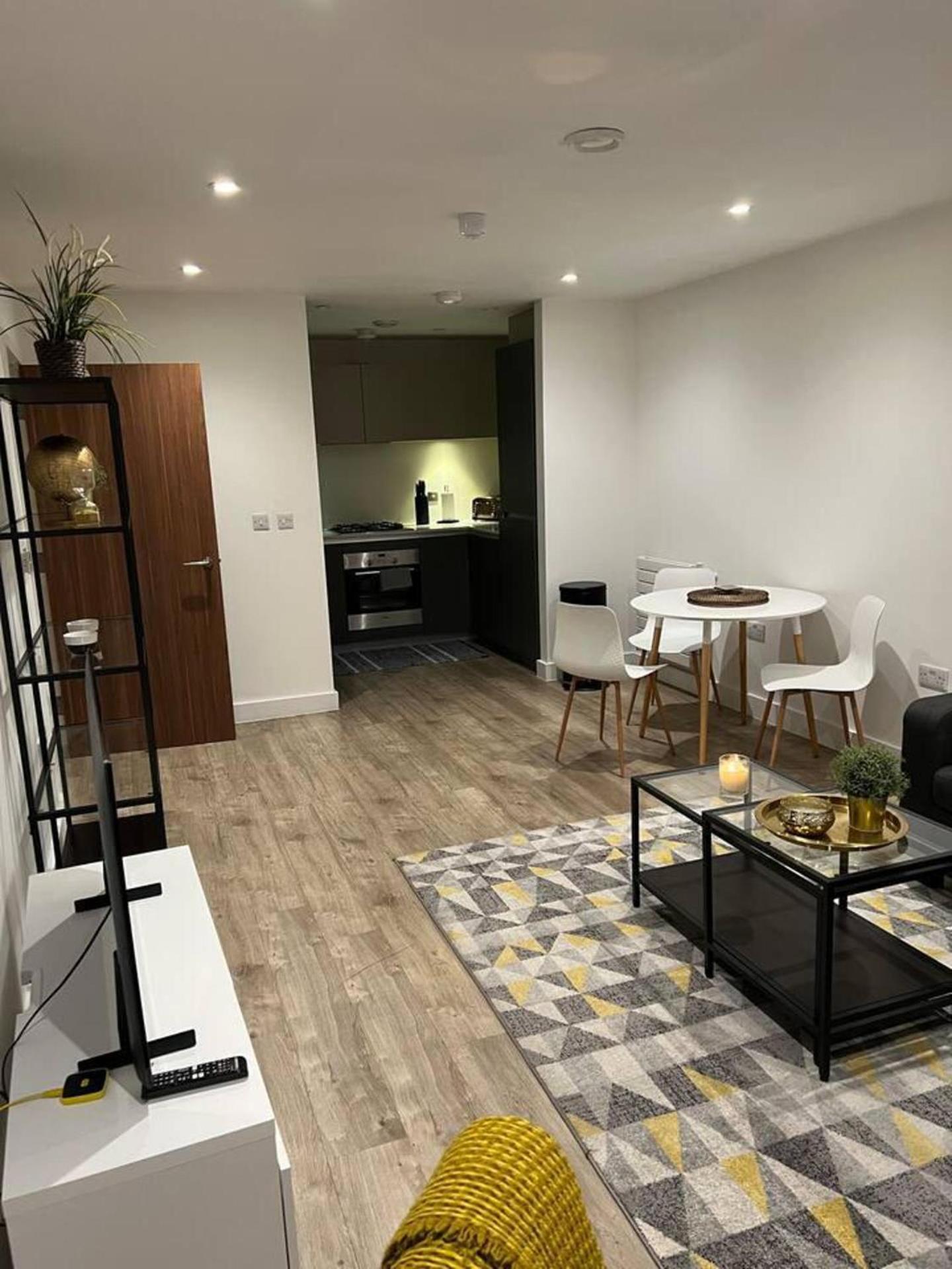 Modern 1 Bed Flat Near Station And Apartment London