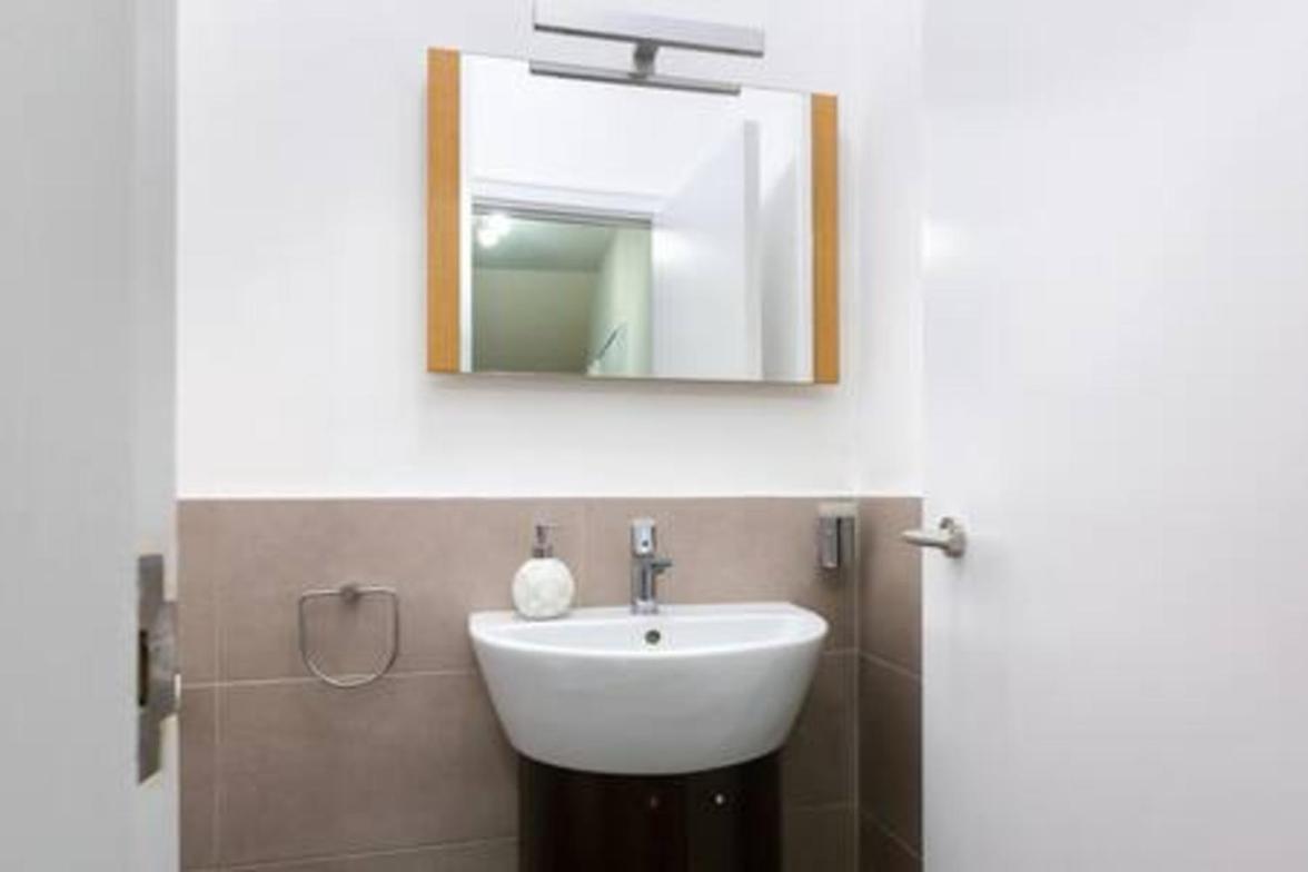 Apartment Location - Spacious 2bed In Front Of Hyde Park *
