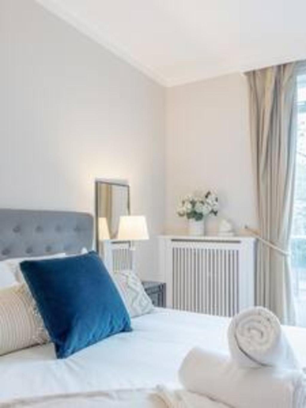 Apartment Location - Spacious 2bed In Front Of Hyde Park *