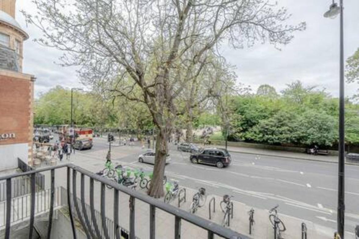 Location - Spacious 2bed In Front Of Hyde Park * London