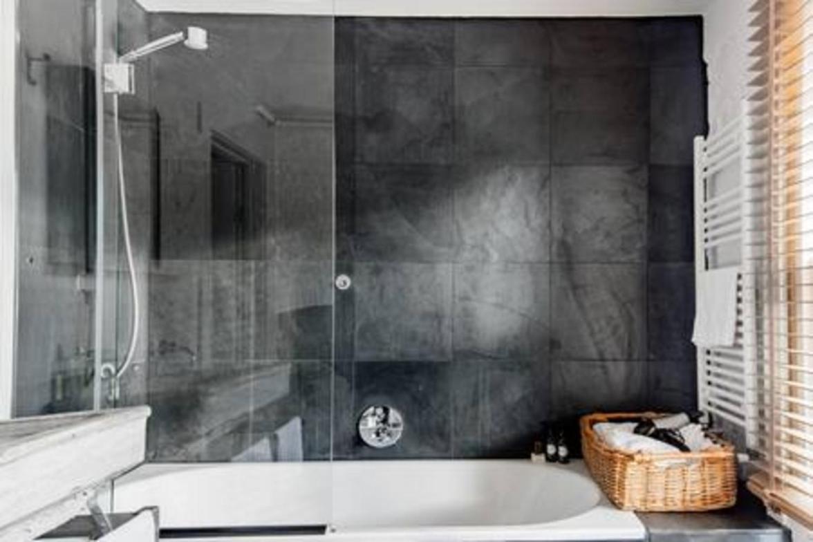 Experience In Amazing Reconverted Gin House Apartment London