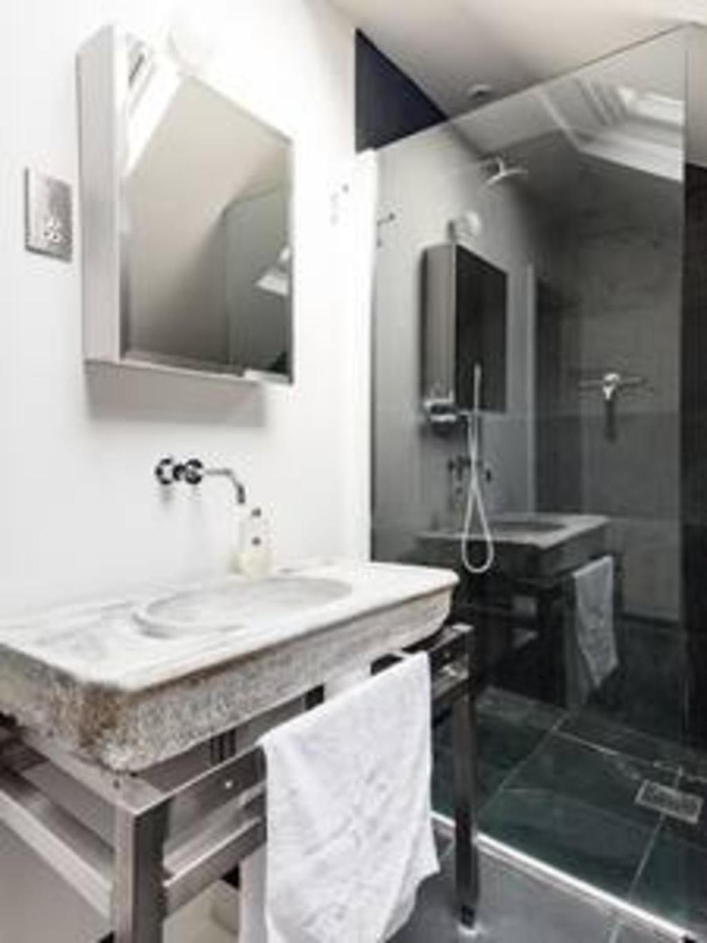 Apartment Experience In Amazing Reconverted Gin House London