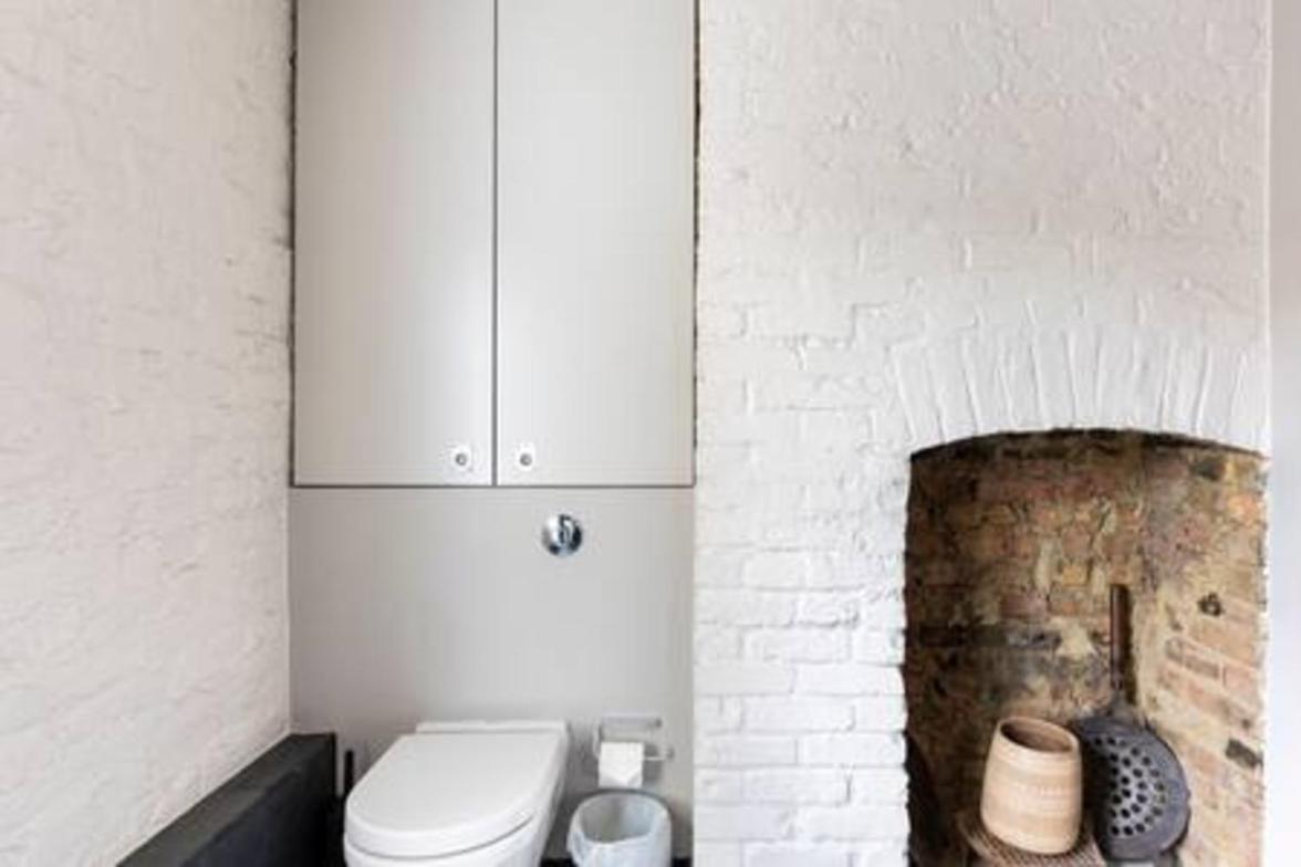 Experience In Amazing Reconverted Gin House Apartment *