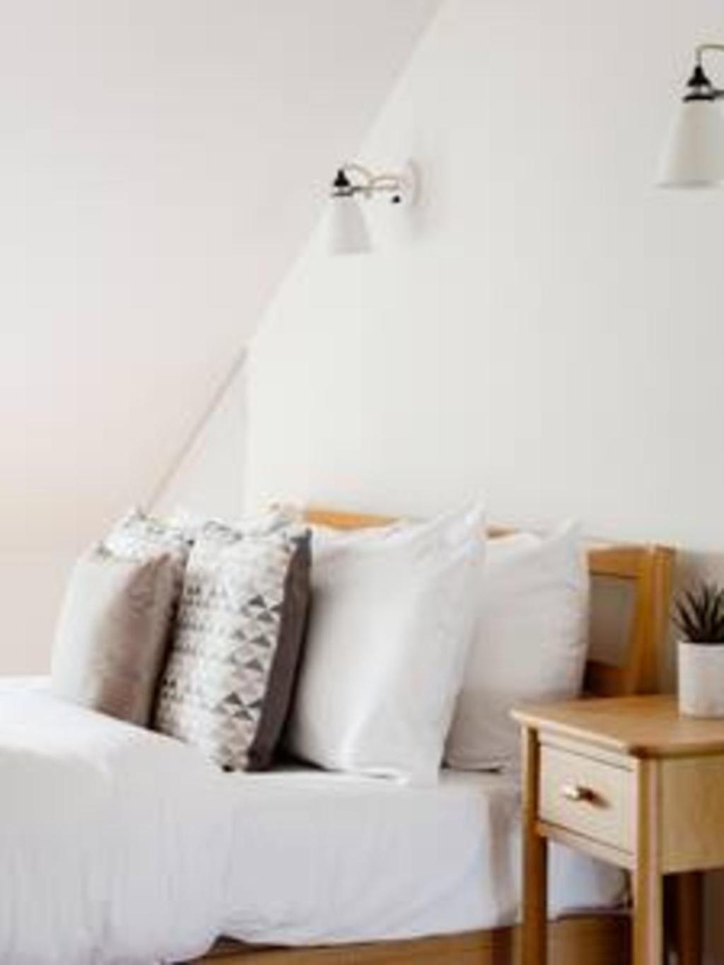 Experience In Amazing Reconverted Gin House Apartment *