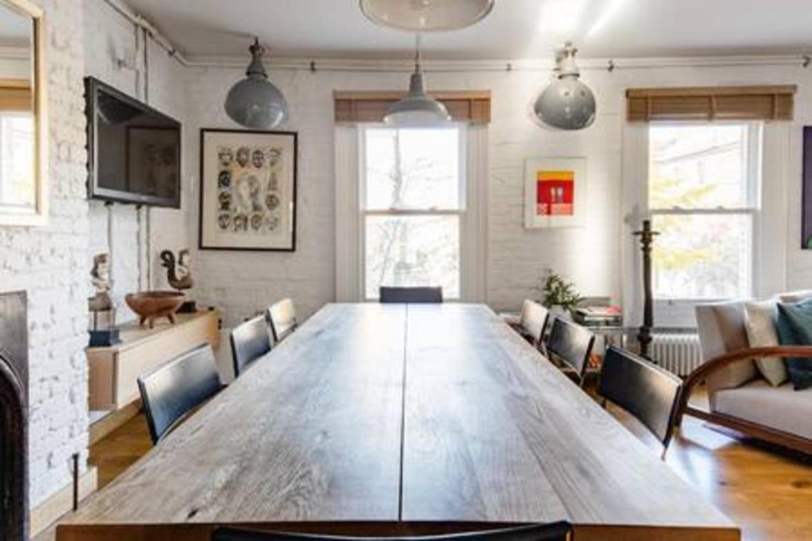 Experience In Amazing Reconverted Gin House Apartment *