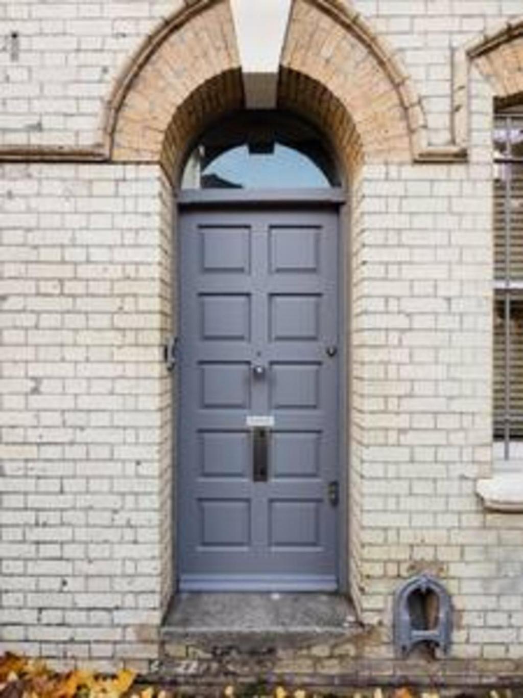Experience In Amazing Reconverted Gin House *