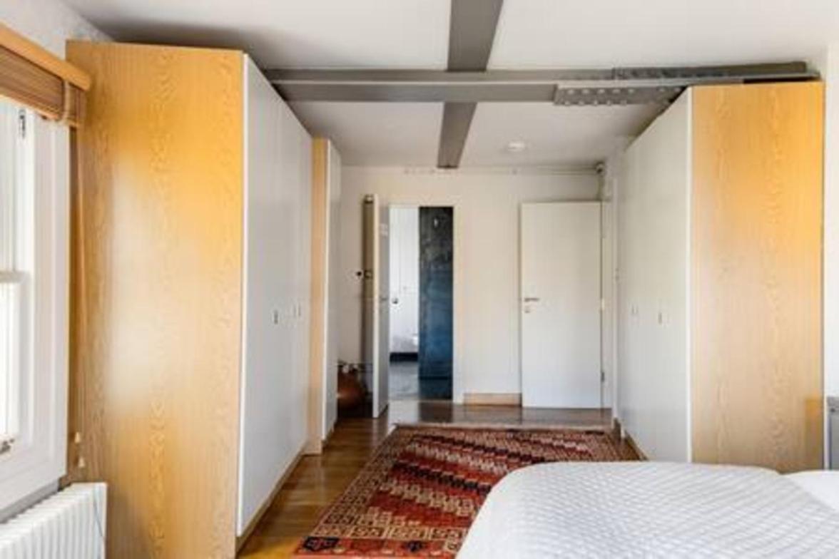 Experience In Amazing Reconverted Gin House Apartment London