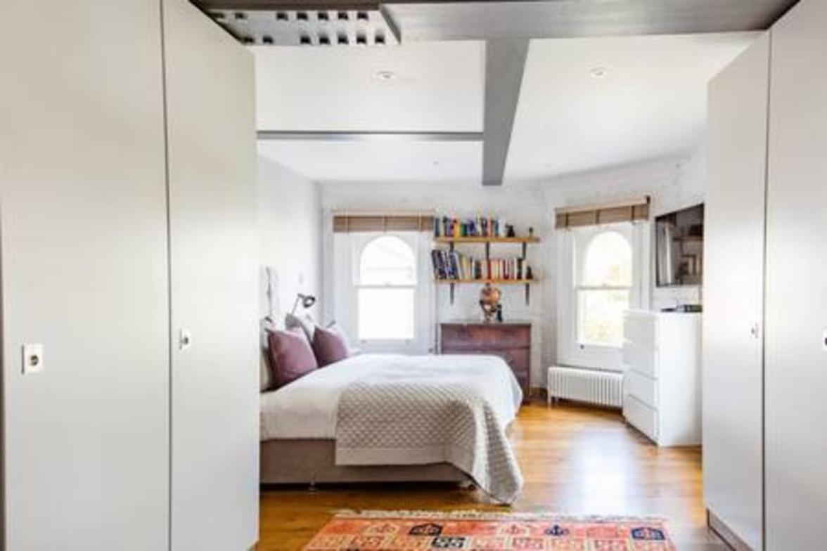 Experience In Amazing Reconverted Gin House Apartment *