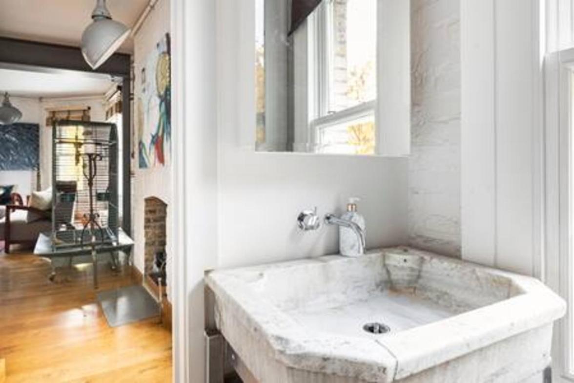Apartment Experience In Amazing Reconverted Gin House