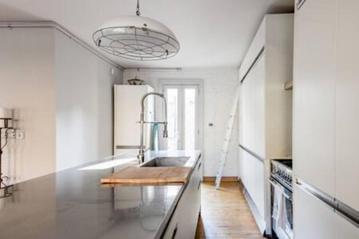 Experience In Amazing Reconverted Gin House