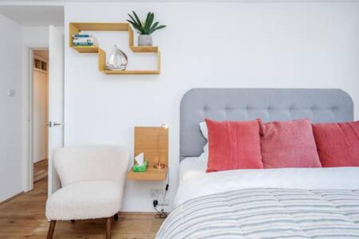 Spacious 2bed In Location Holland Park-n Hill