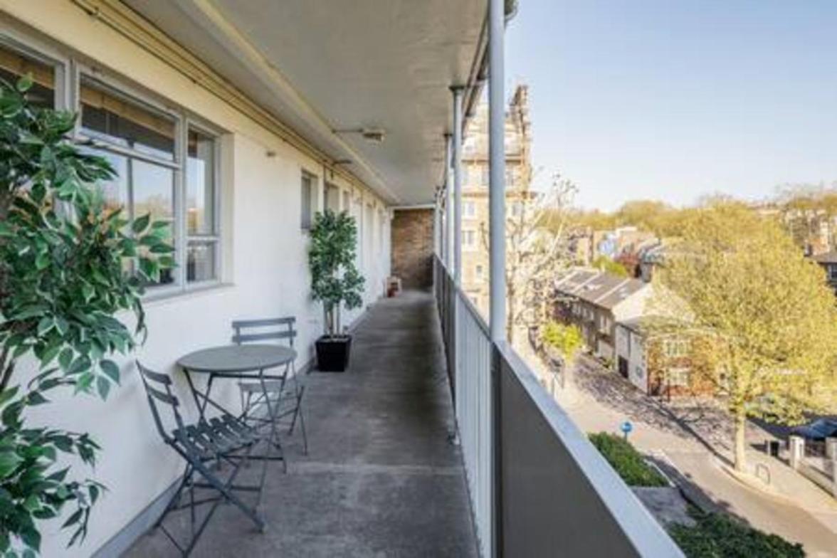 Apartment Spacious 2bed In Location Holland Park-n Hill