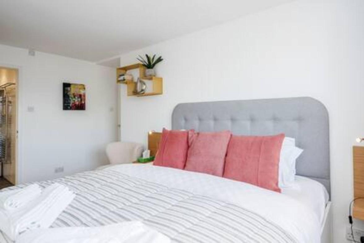 Spacious 2bed In Location Holland Park-n Hill *