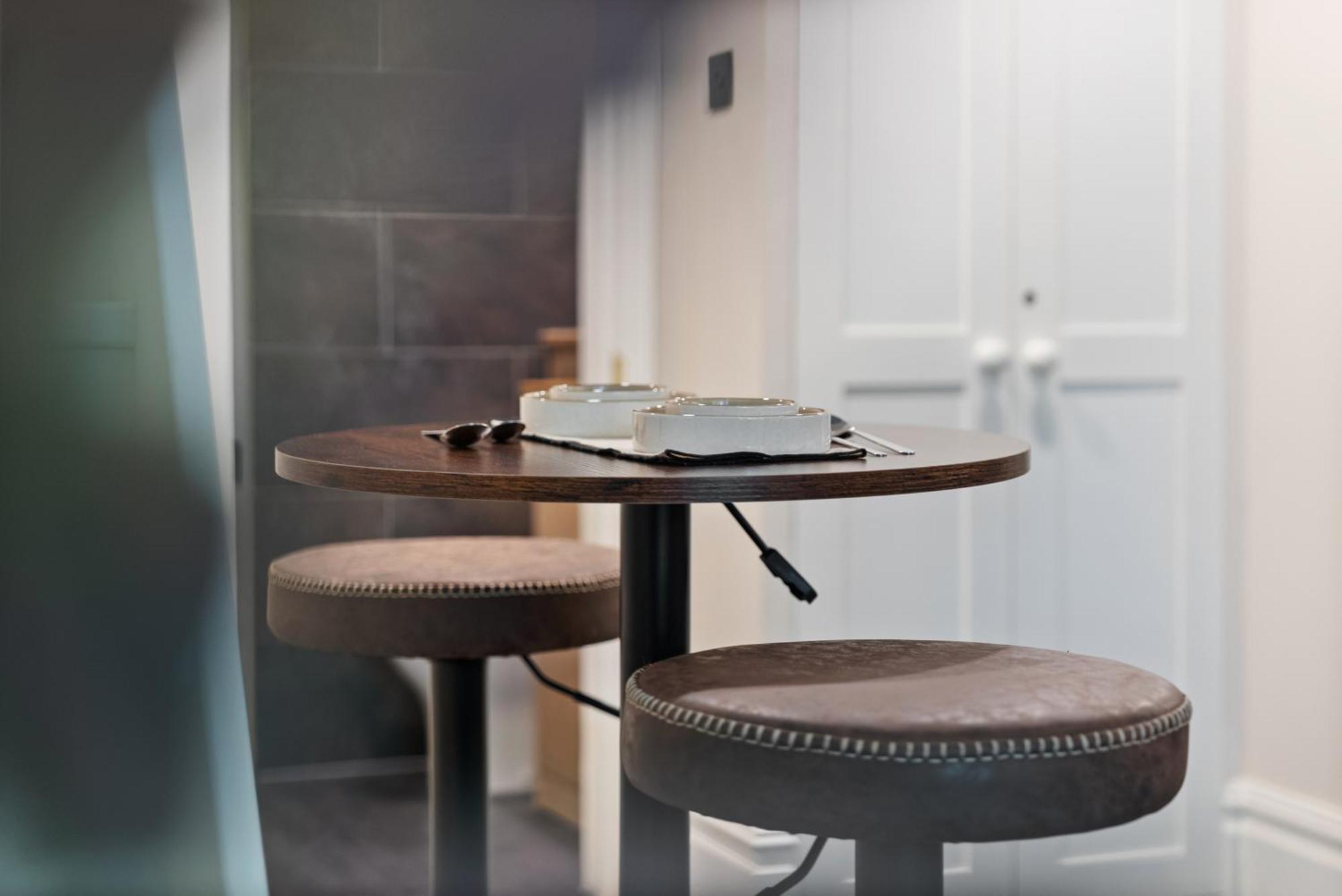Vichy - The Hampstead Star | Prime Location
