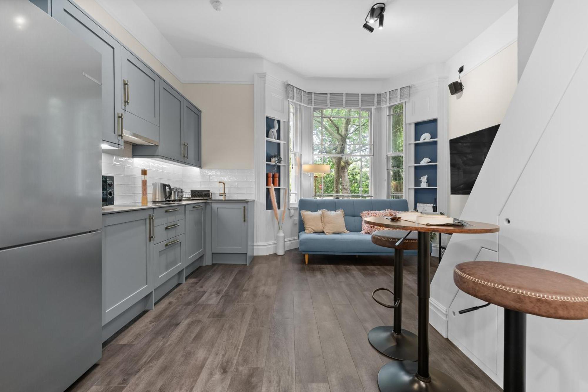 Vichy - The Hampstead Star | Prime Location