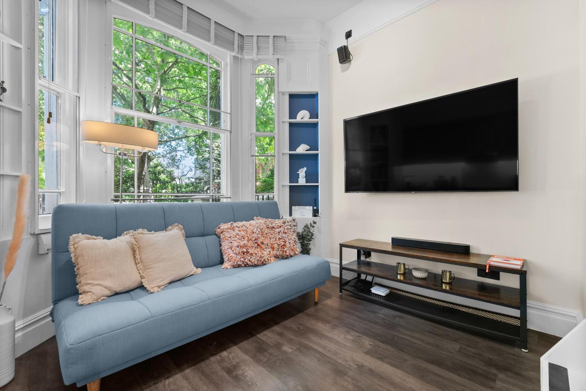 Vichy - The Hampstead Star | Prime Location Apartment London