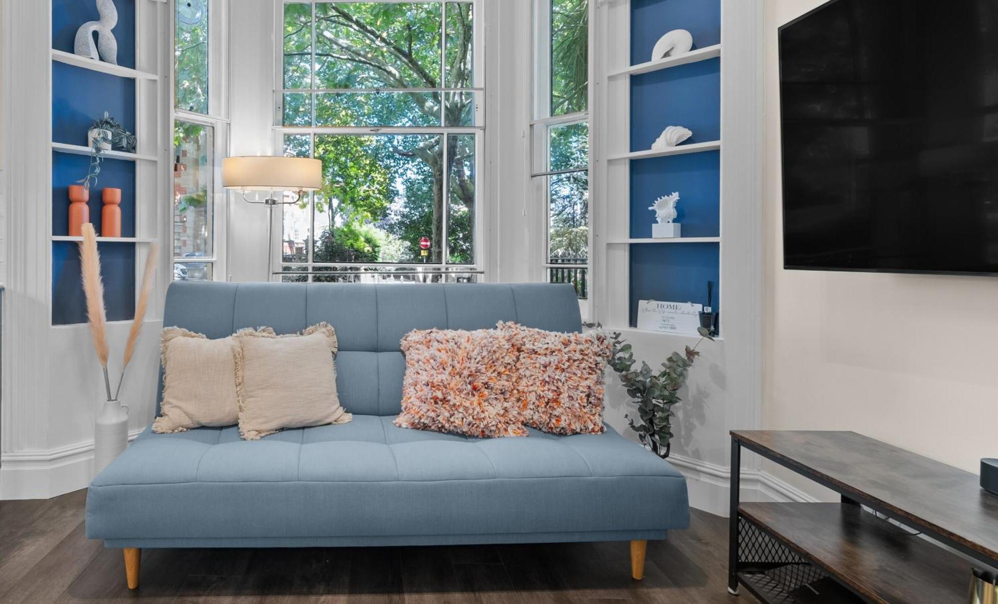 Vichy - The Hampstead Star | Prime Location Apartment *