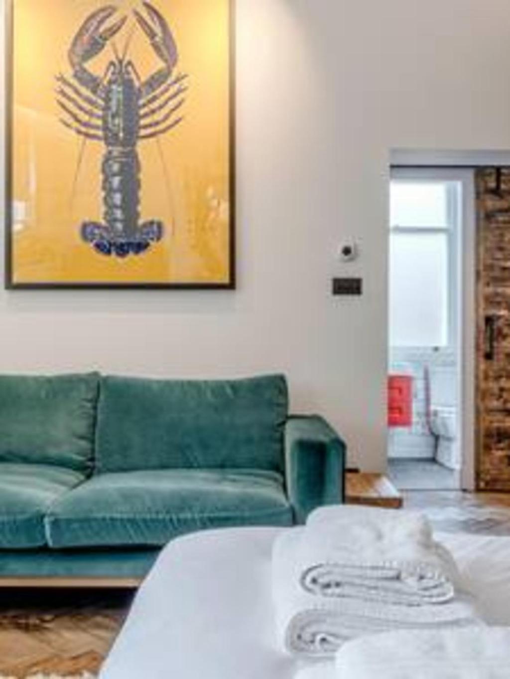 Modern Spacious In Chelsea By Kings Road London