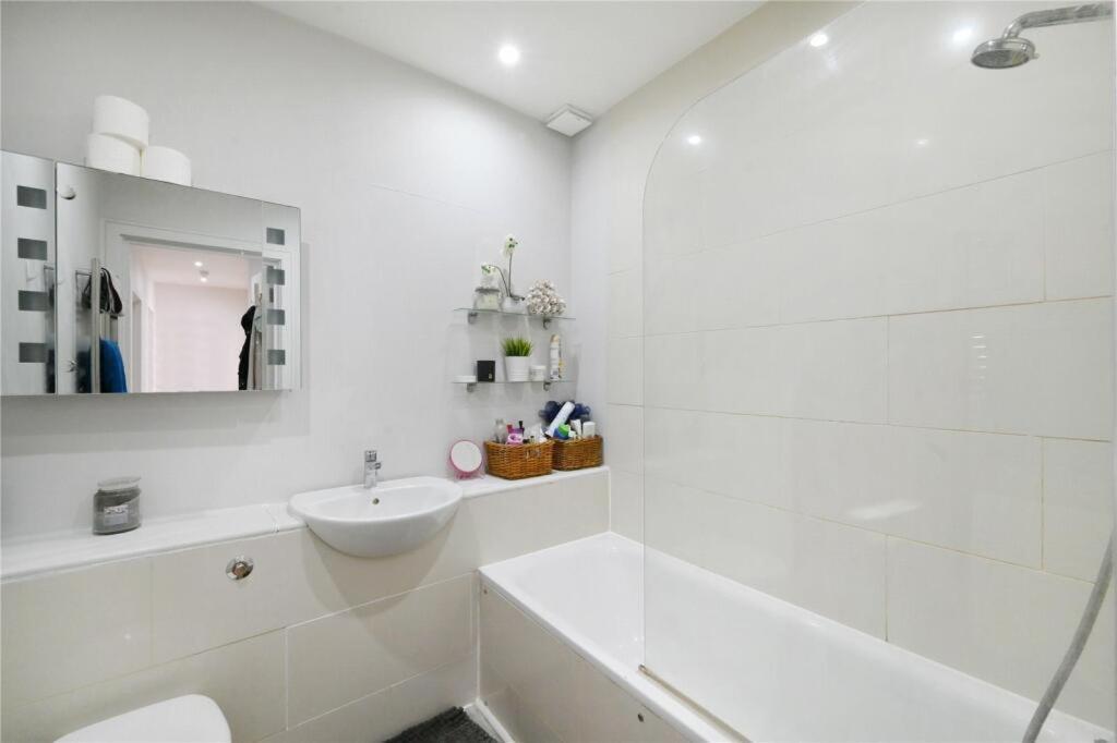 Stylish 2-bed Flat Next To Tower Of London