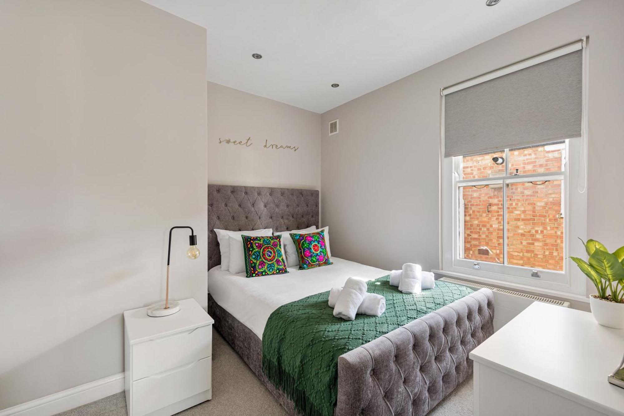 2bed1bath Modern Duplex Next To Queens Park Station Apartment