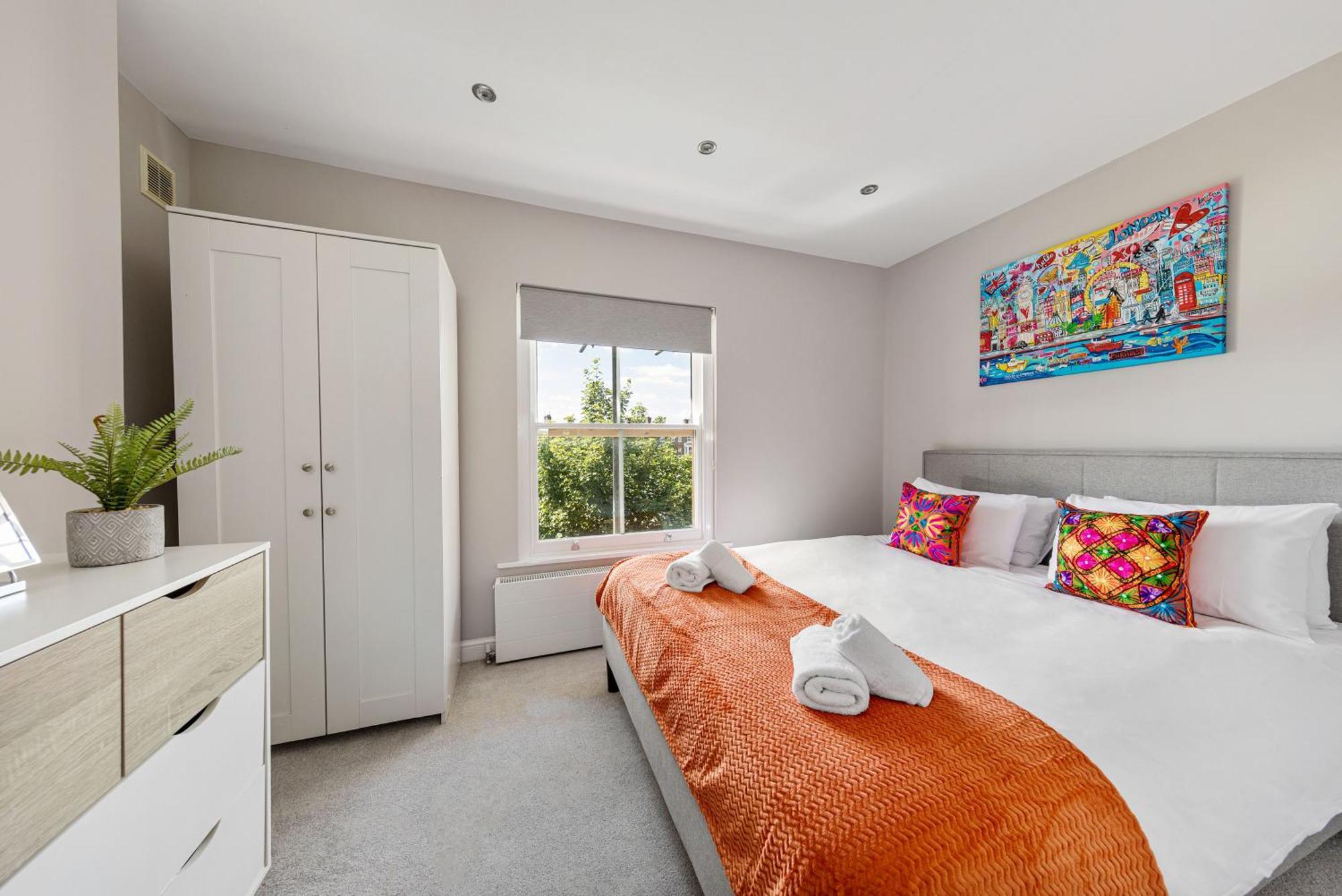2bed1bath Modern Duplex Next To Queens Park Station Apartment *