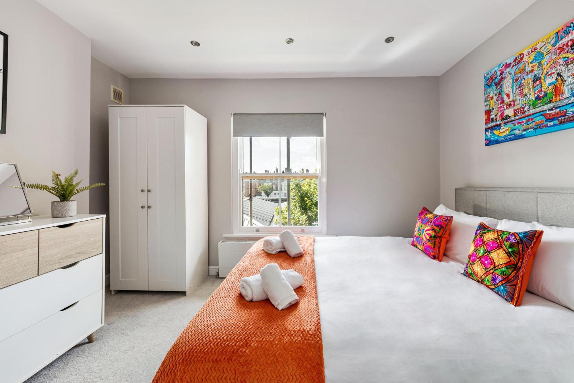 Apartment 2bed1bath Modern Duplex Next To Queens Park Station
