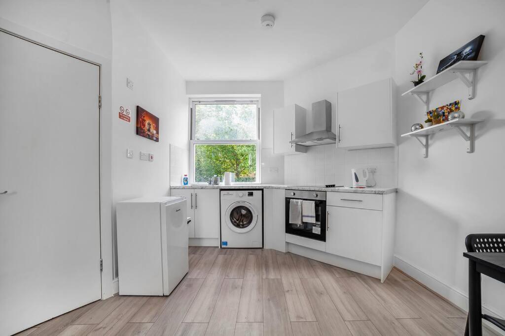 Apartamento Charming Semi 1-bed Walk To Tower Of *