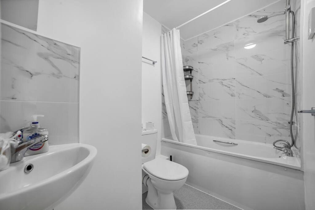 Apartamento Charming Semi 1-bed Walk To Tower Of Londres