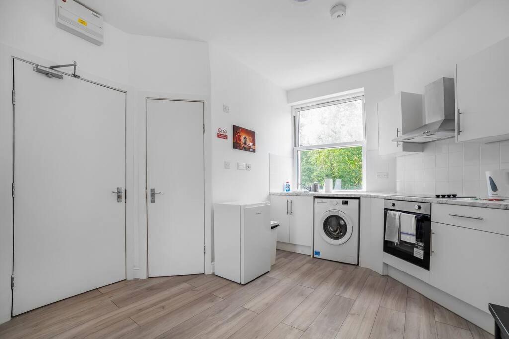 Apartamento Charming Semi 1-bed Walk To Tower Of