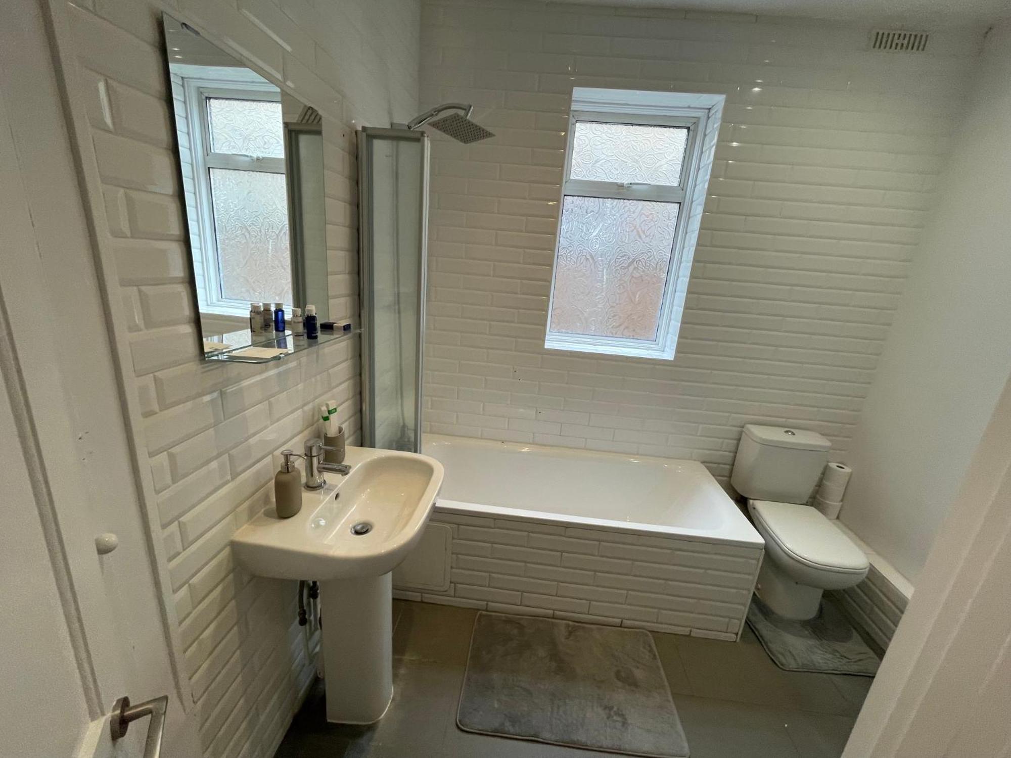 Apartment E10 Short London
