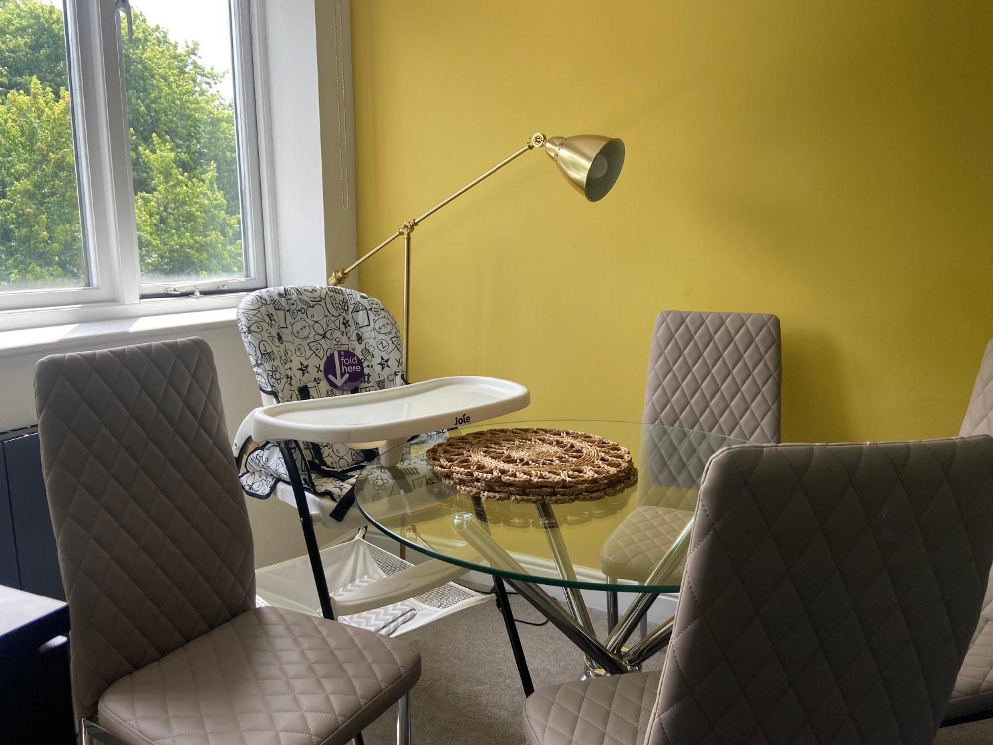 Family-friendly 2-bed, 2-bath Xmas - Book Now! Apartment