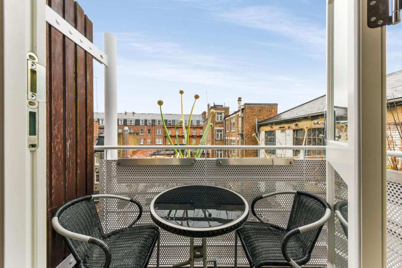 Stylish Soho One Bedroom Apartment London
