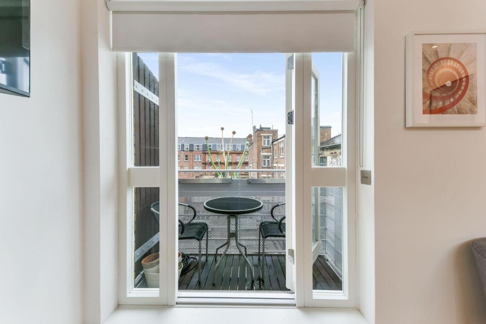 Stylish Soho One Bedroom Apartment *