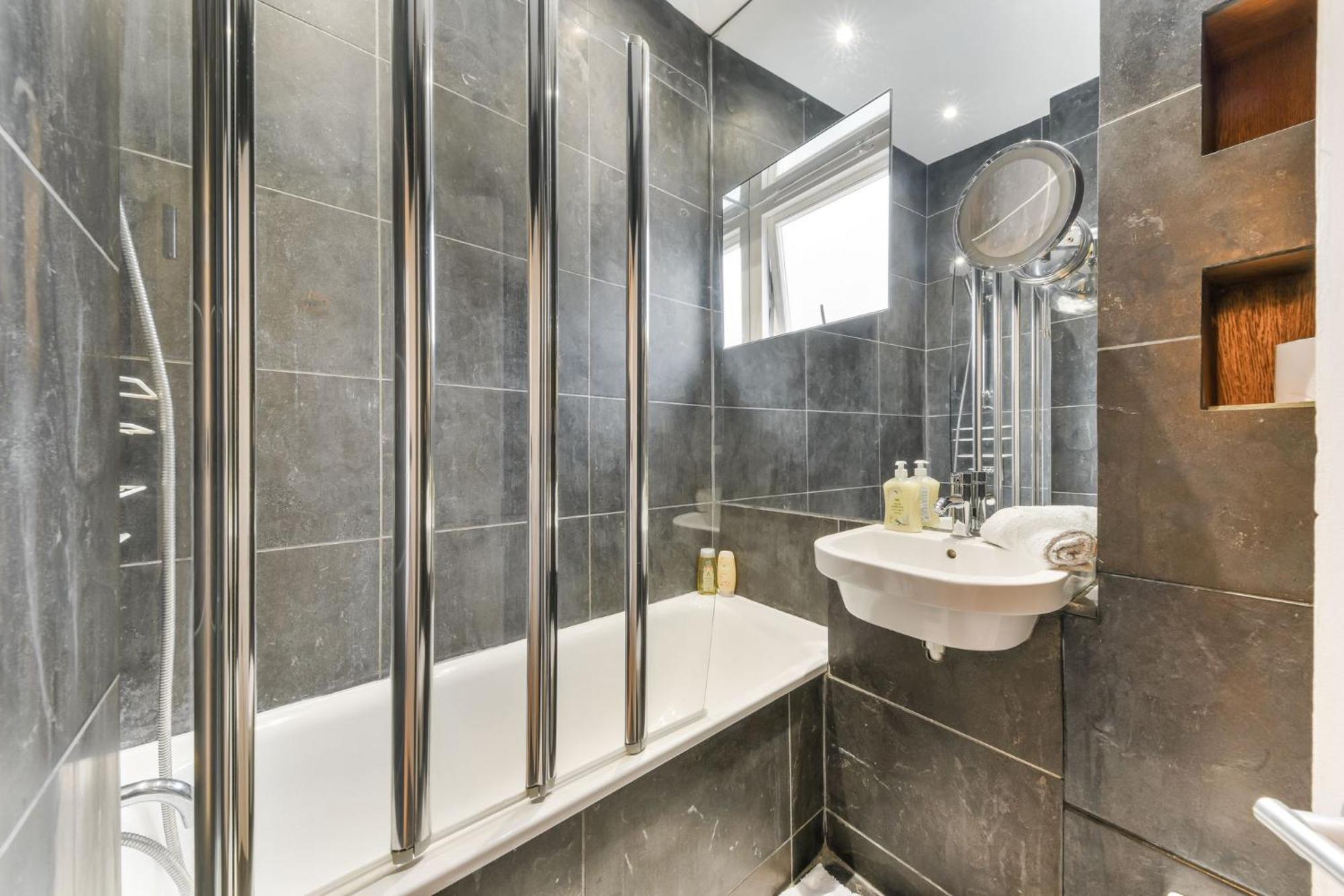Stylish Soho One Bedroom * London