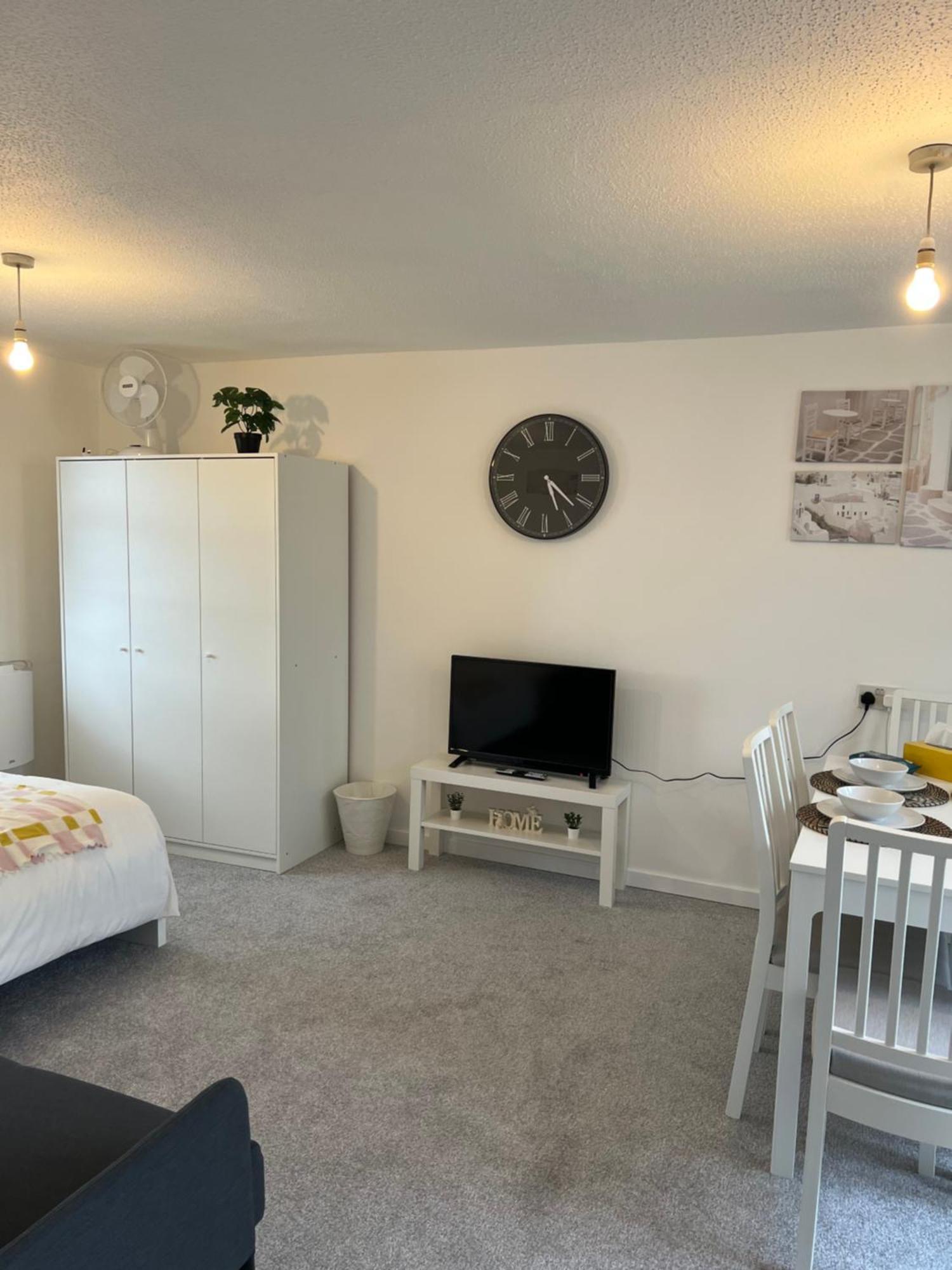 Lovely Entire Flat With Private Balcony In Euston-central Apartamento *