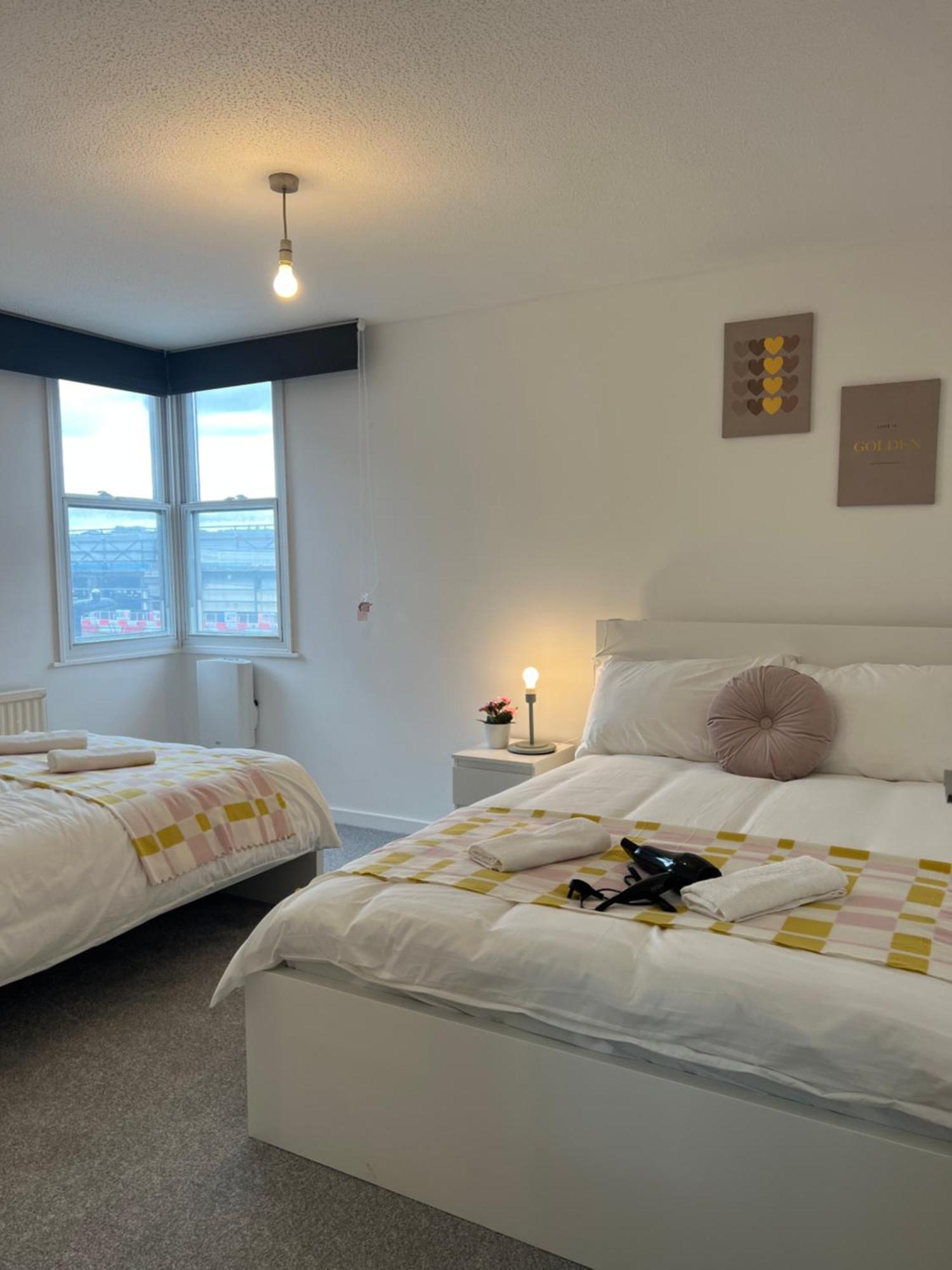 Lovely Entire Flat With Private Balcony In Euston-central Apartamento Londres