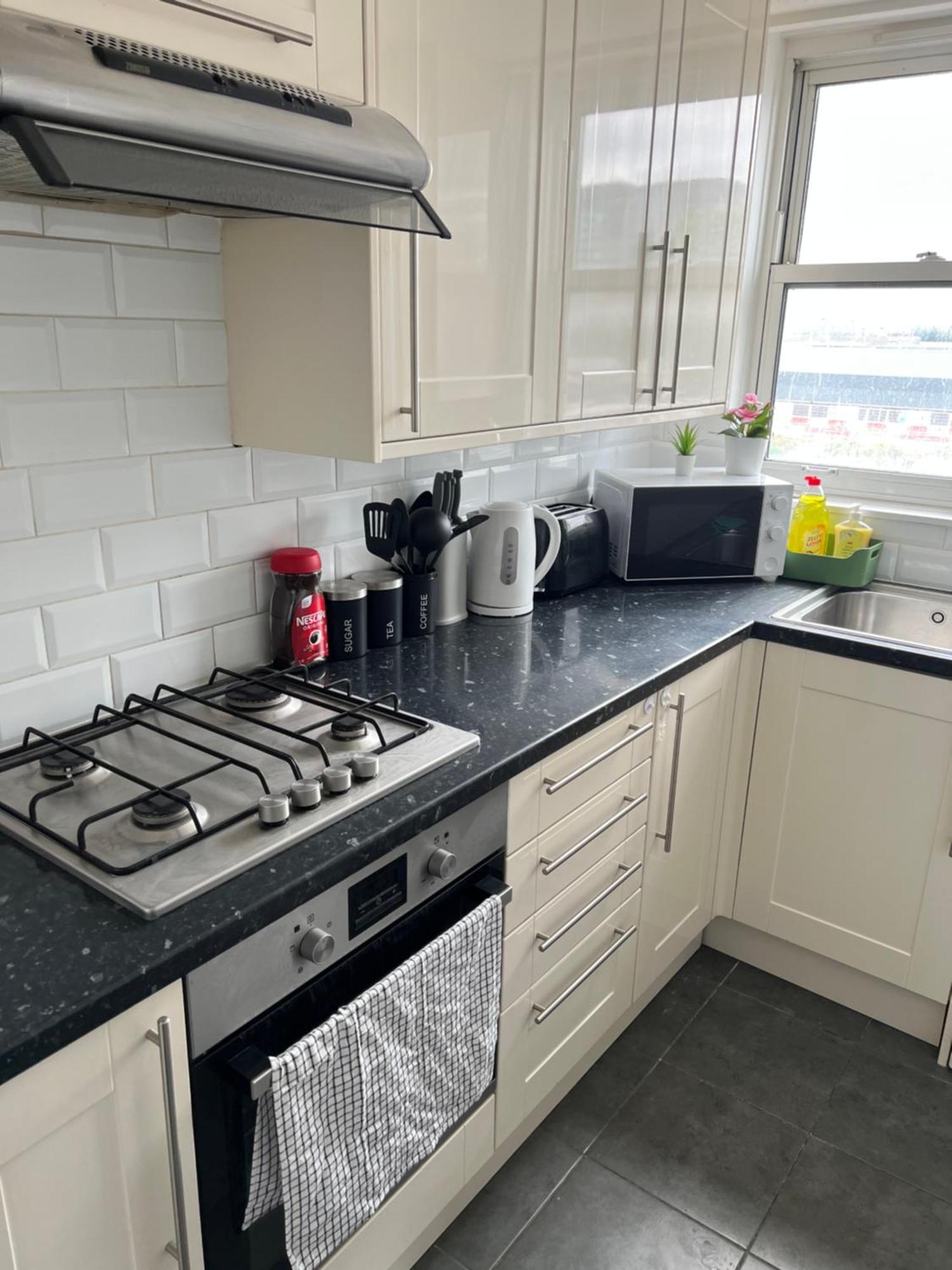 Lovely Entire Flat With Private Balcony In Euston-central Apartamento