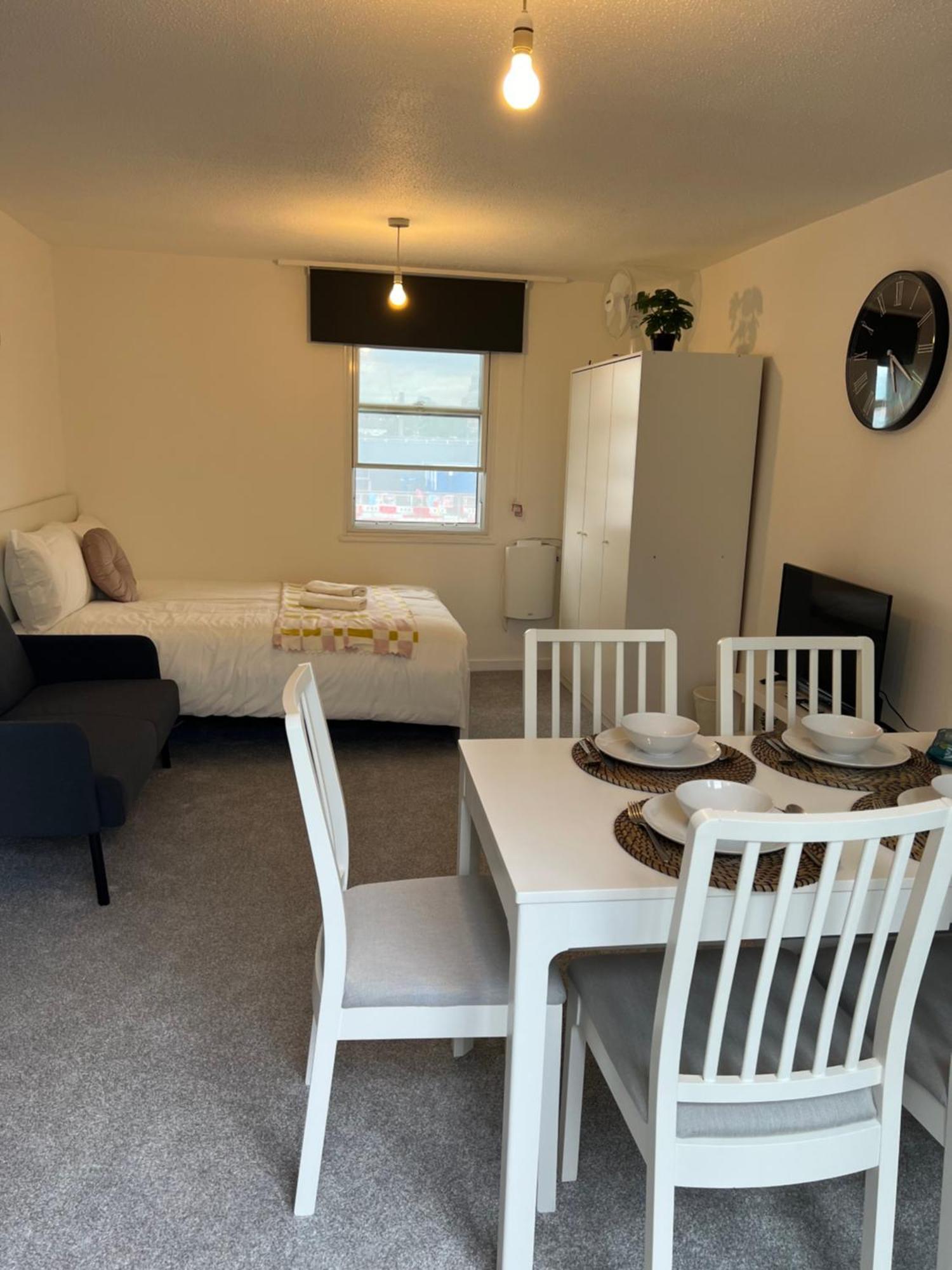 Lovely Entire Flat With Private Balcony In Euston-central Apartamento *