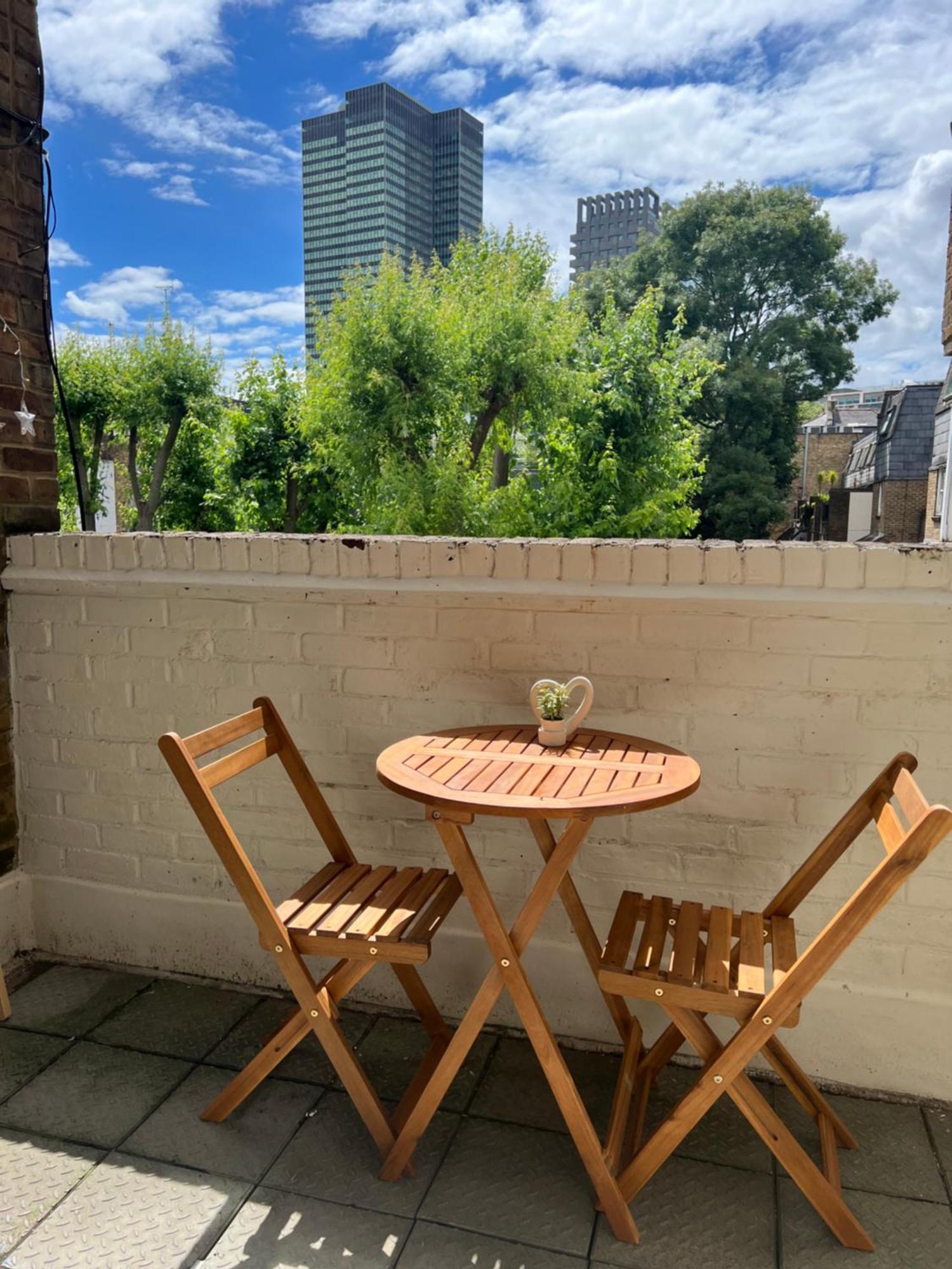 Lovely Entire Flat With Private Balcony In Euston-central Londres